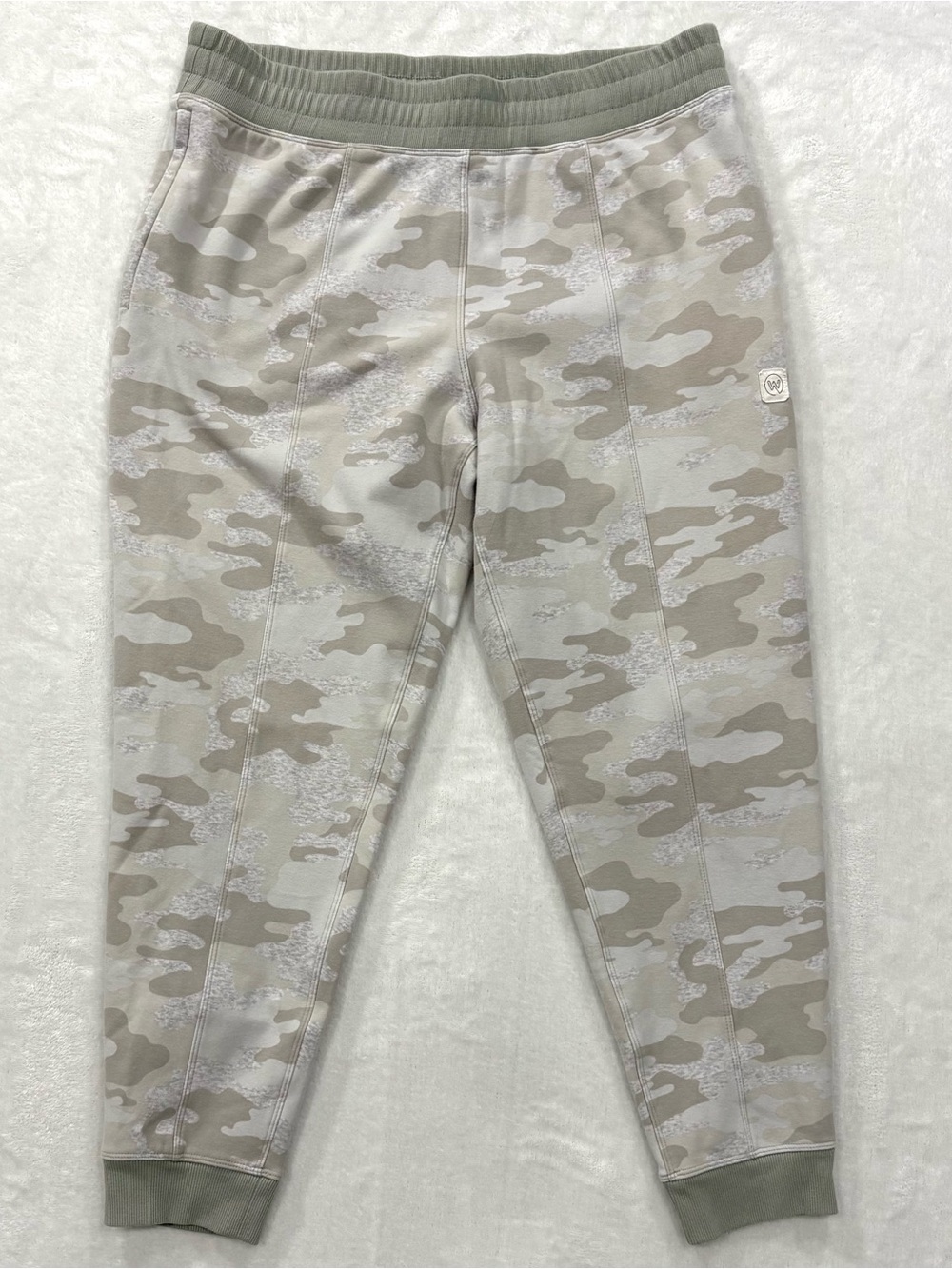 We Wander Camouflage Jogger Sweatpants Women's Size L